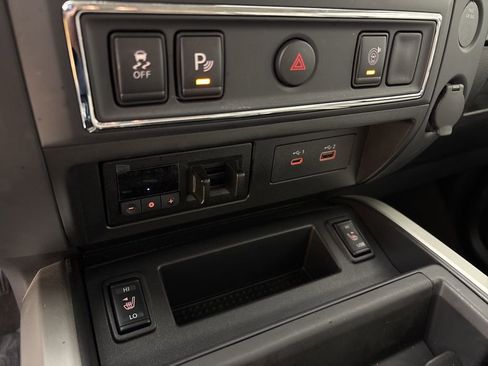 Certified 2024 Nissan Titan SV w/ SV Convenience Package image 35