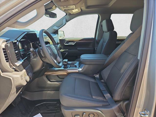 New 2026 Chevrolet Silverado 1500 RST w/ Dark Appearance Package AWD/4WD image 4