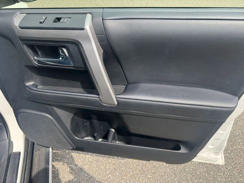 Used 2023 Toyota 4Runner SR5 Premium w/ Moonroof Package AWD/4WD image 17
