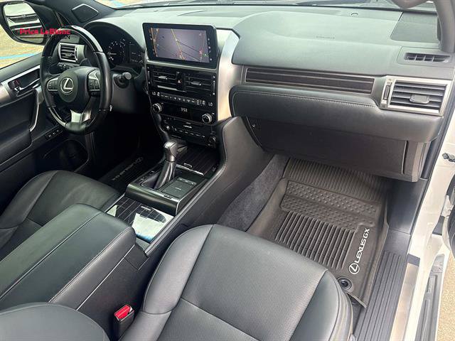 Used 2022 Lexus GX 460 Premium w/ Premium Package AWD/4WD image 11
