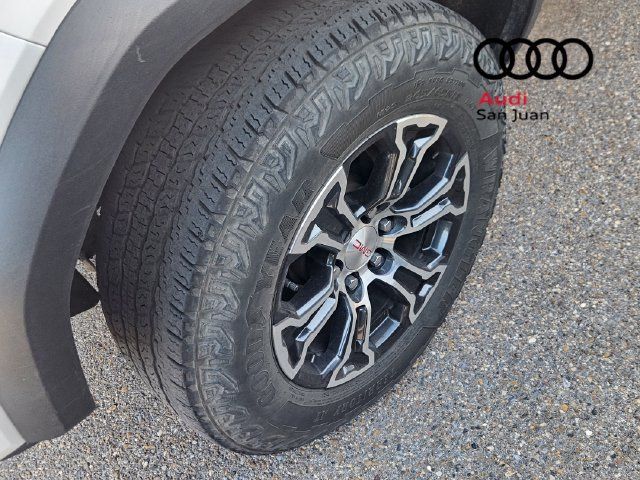 Used 2023 GMC Canyon AT4 w/ AT4 Premium Package AWD/4WD image 5