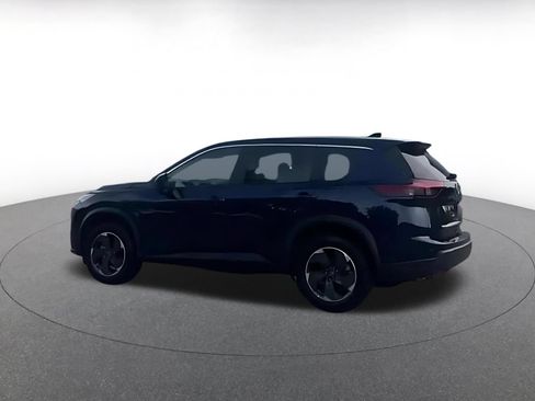 Used 2025 Nissan Rogue SV FWD image 9
