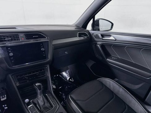 Certified 2022 Volkswagen Tiguan SEL R-Line AWD/4WD image 23