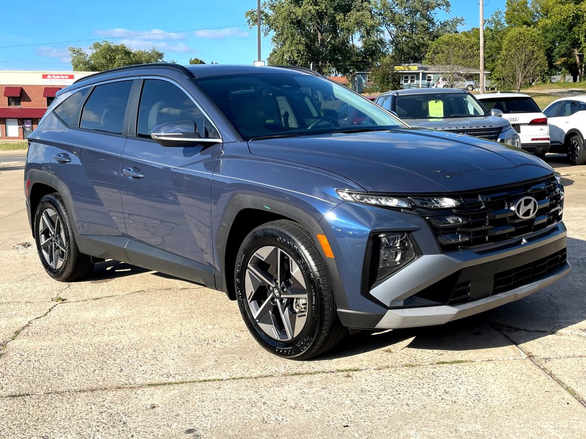 Used 2025 Hyundai Tucson SEL FWD image 2