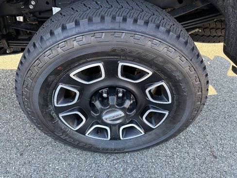 Used 2024 Ford F250 Platinum AWD/4WD image 11