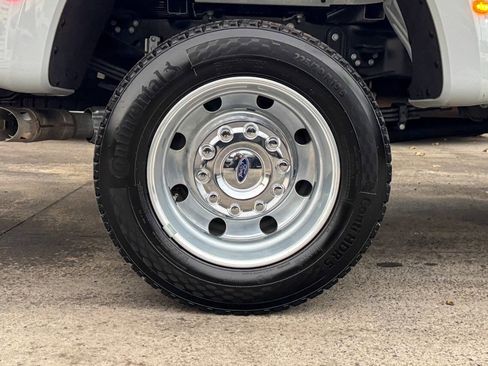 Used 2025 Ford F450 Lariat image 16