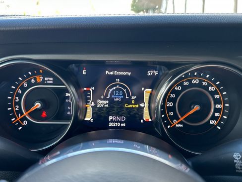 Used 2022 Jeep Wrangler Unlimited Sahara image 22