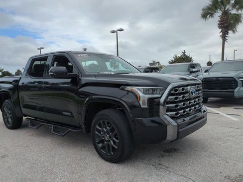 Used 2024 Toyota Tundra Platinum AWD/4WD image 3