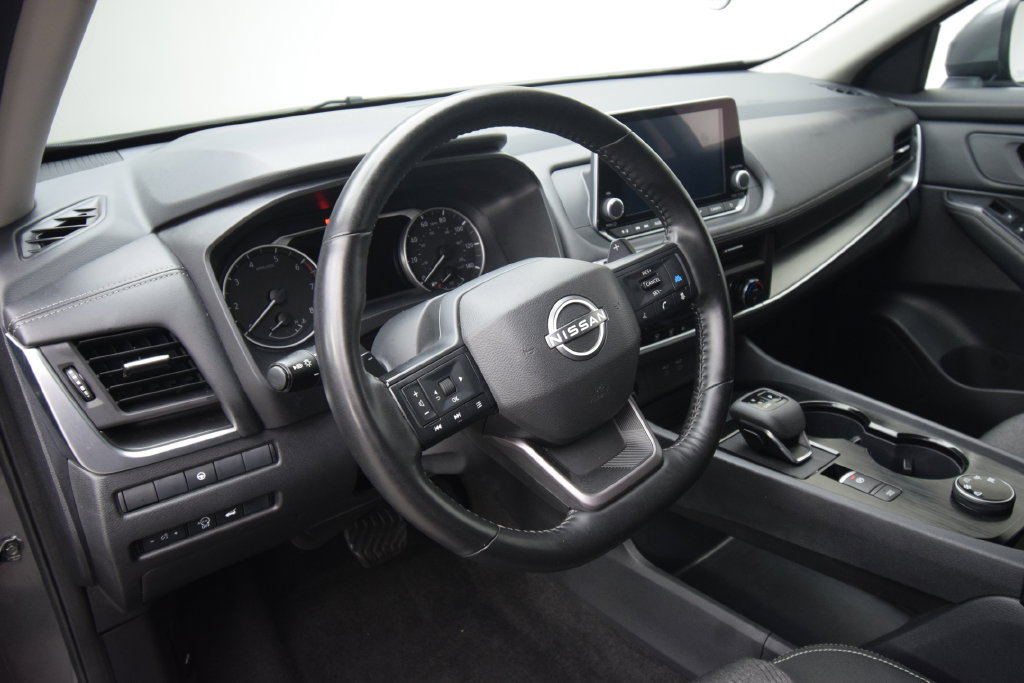 Used 2025 Nissan Rogue SV AWD/4WD image 11