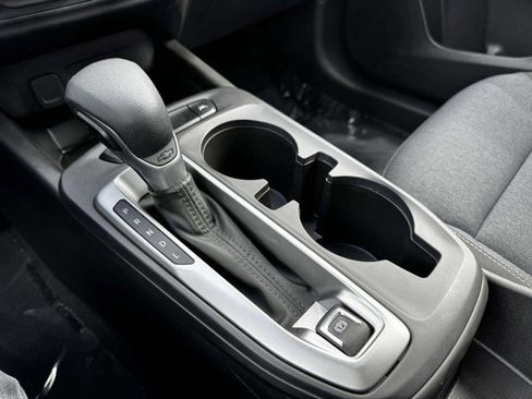 Used 2025 Chevrolet Trax LS w/ LS Convenience Package image 31