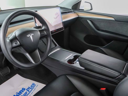 Used 2024 Tesla Model Y Long Range image 21