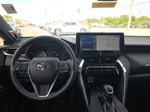 Used 2021 Toyota Venza XLE w/ Softex Package image 11