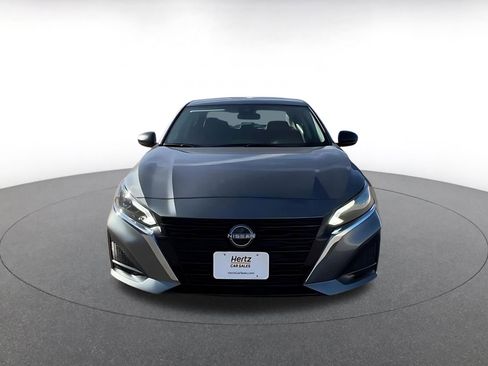 Used 2025 Nissan Altima 2.5 SV image 4