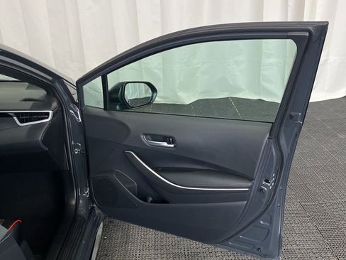 Used 2025 Toyota Corolla SE w/ SE Premium Package image 18