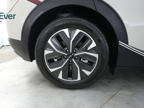 Used 2024 Kia EV6 Light RWD image 21