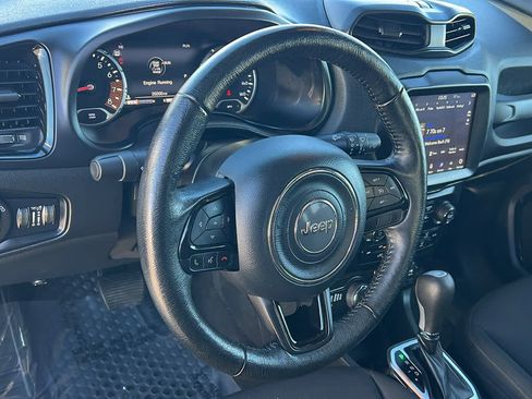 Certified 2022 Jeep Renegade Altitude w/ Sun/Sound Group image 10