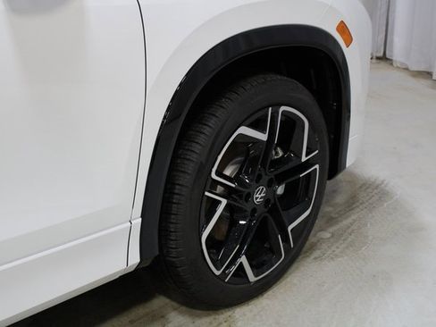 New 2026 Volkswagen Tiguan SEL R-Line image 30