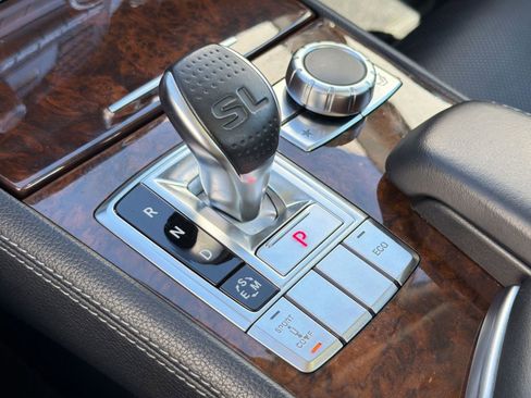 Used 2013 Mercedes-Benz SL 550 w/ Premium Pkg image 17