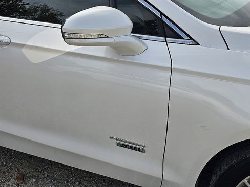Used 2016 Ford Fusion Energi Titanium w/ Driver Assist Package FWD image 8