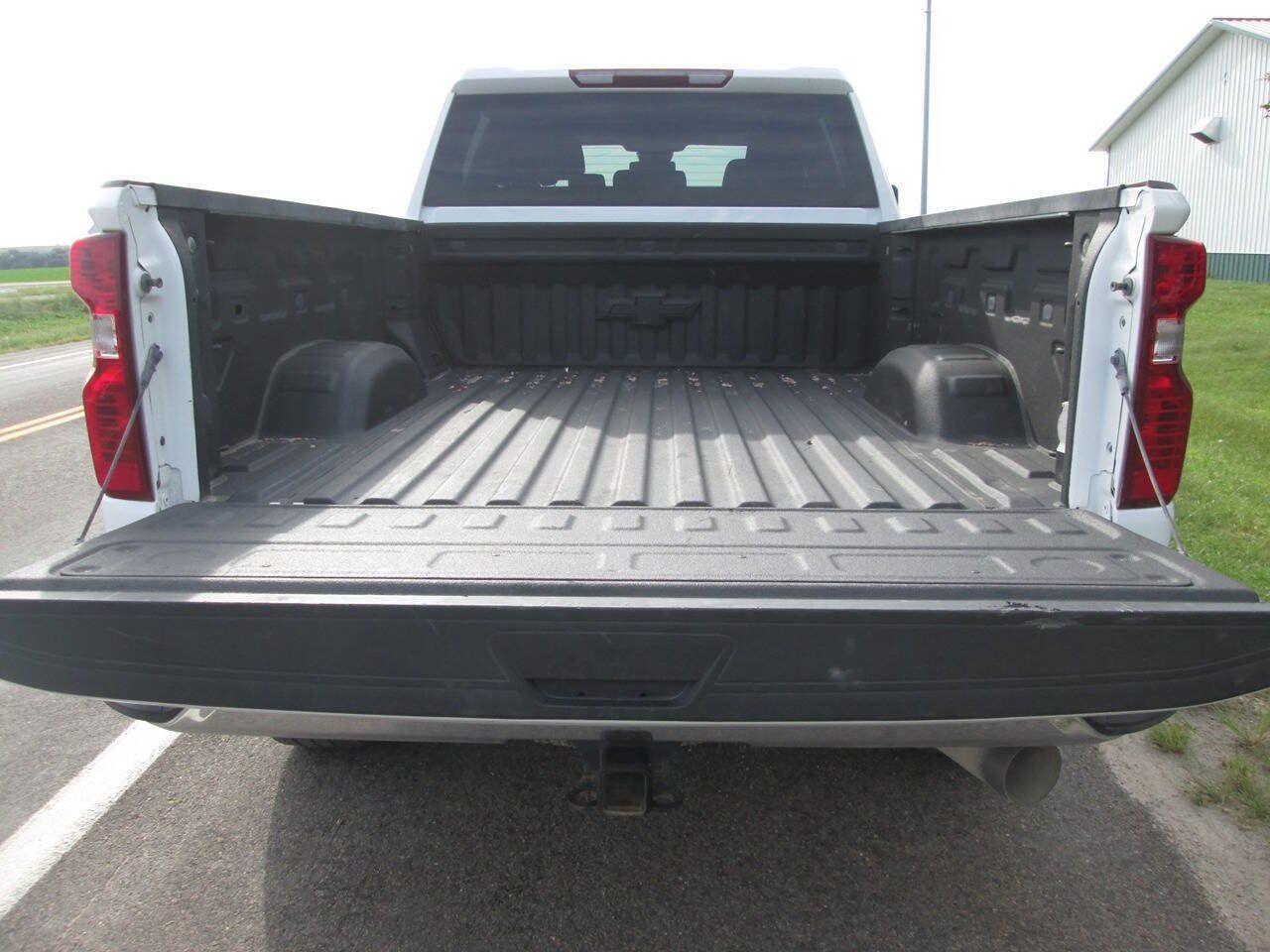 Used 2024 Chevrolet Silverado 2500 LT AWD/4WD image 8