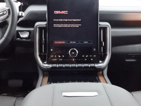 New 2026 GMC Yukon XL Denali w/ Denali Reserve Package image 11