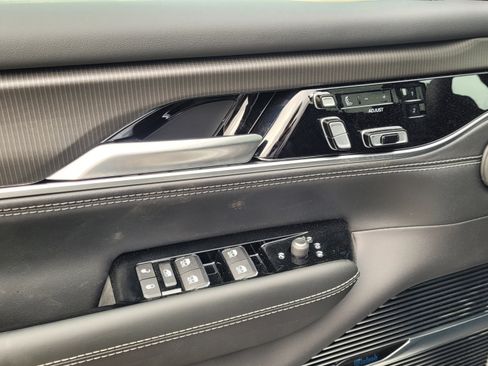 New 2025 Jeep Grand Wagoneer Series II Obsidian w/ Quick Order Packagew 28T image 9