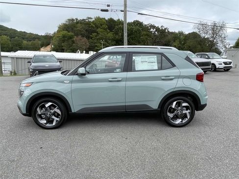 New 2026 Hyundai Venue SEL image 2