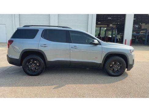 Used 2023 GMC Acadia AT4 w/ Technology Package AWD/4WD image 9