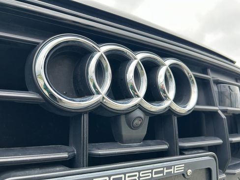 Used 2019 Audi Q8 Prestige AWD/4WD image 25