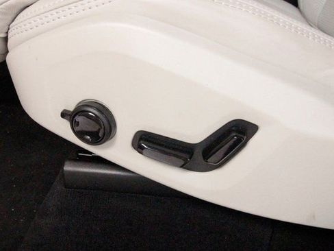 Used 2025 Volvo XC90 B6 Ultra w/ Protection Package image 14