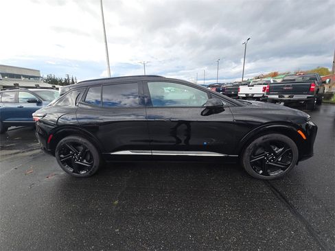 New 2026 Chevrolet Equinox EV RS image 3