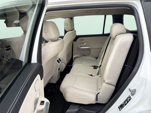 Used 2021 Mercedes-Benz GLB 250 4MATIC image 24