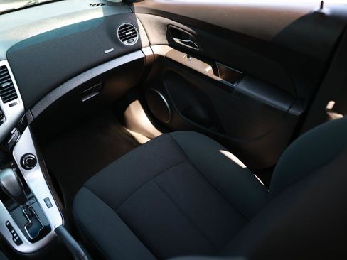 Used 2011 Chevrolet Cruze Eco image 22