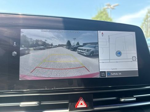 Used 2024 Hyundai Elantra SEL FWD image 12