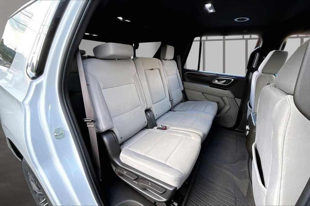 Used 2024 GMC Yukon SLE w/ Gmc Pro Safety Plus Package AWD/4WD image 27