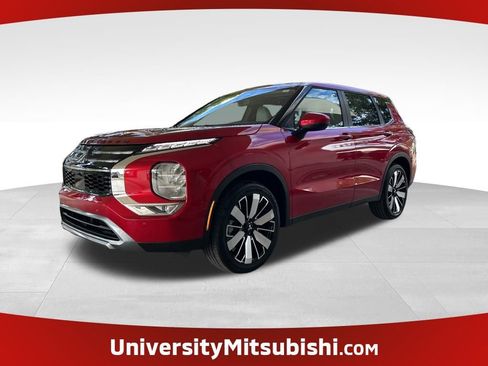 New 2025 Mitsubishi Outlander SE image 1