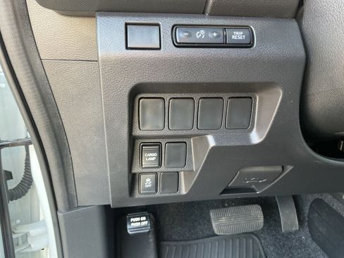 Certified 2024 Nissan Frontier SV image 13