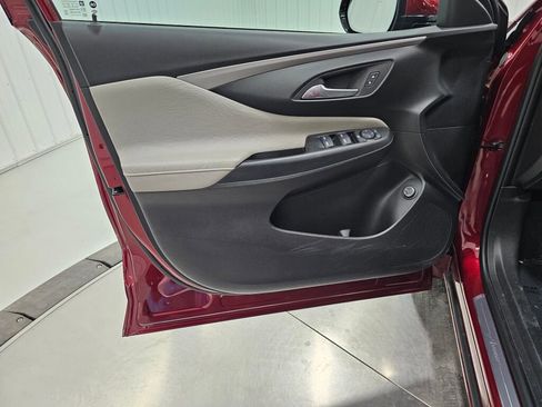 Used 2025 Buick Envista Avenir FWD image 27
