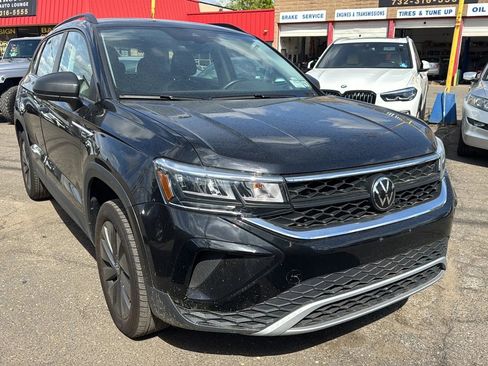 Used 2024 Volkswagen Taos S FWD image 3