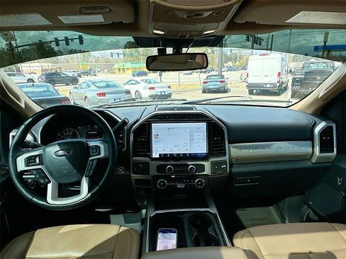 Used 2022 Ford F250 Lariat w/ Lariat Ultimate Package image 3