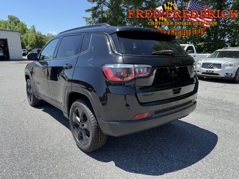 Used 2019 Jeep Compass Latitude AWD/4WD image 5