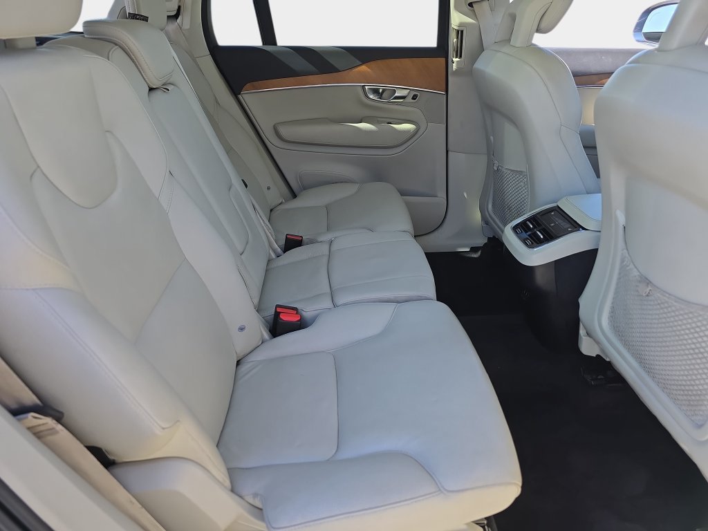 Used 2022 Volvo XC90 T6 Momentum AWD/4WD image 13