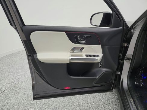 Used 2023 Mercedes-Benz GLB 250 image 14