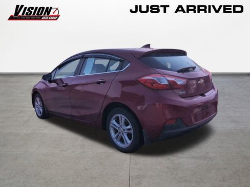 Used 2018 Chevrolet Cruze LT w/ Convenience Package image 7