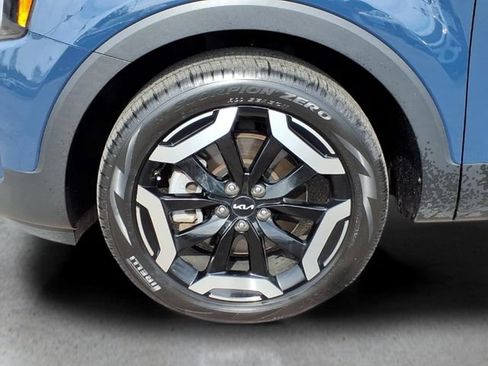 Used 2024 Kia Telluride EX w/ EX Captain's Chair Package FWD image 10