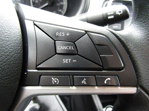 Used 2019 Nissan Kicks SV image 14