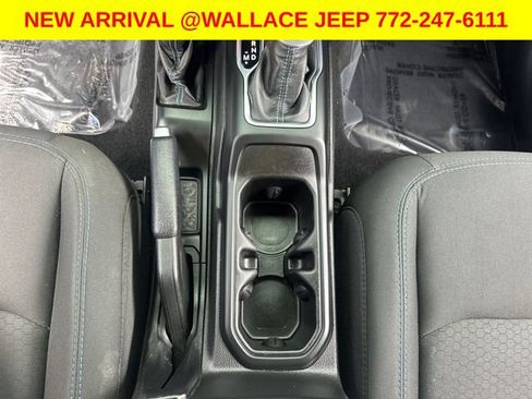 Used 2022 Jeep Wrangler Unlimited Rubicon 4xe w/ Steel Bumper Group AWD/4WD image 15