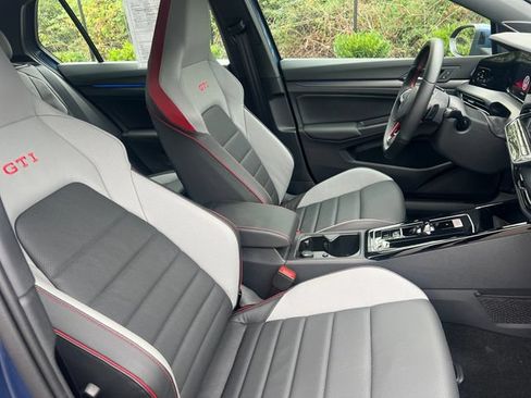 Used 2026 Volkswagen GTI SE FWD image 18