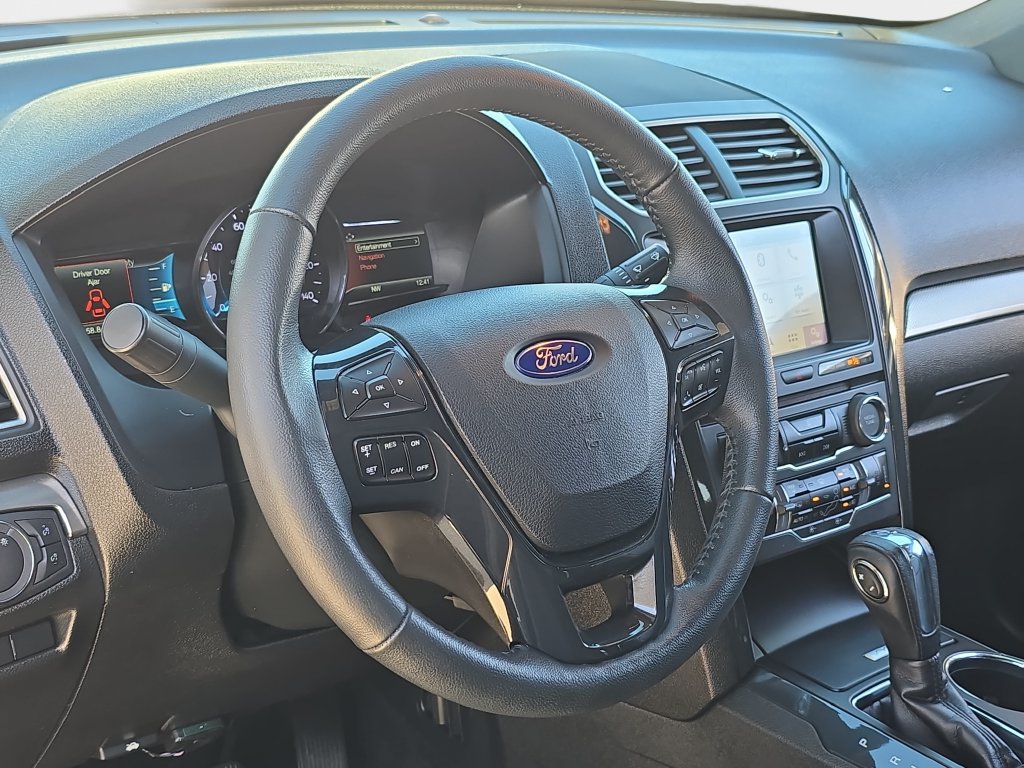 Used 2018 Ford Explorer XLT w/ Equipment Group 202A FWD image 21