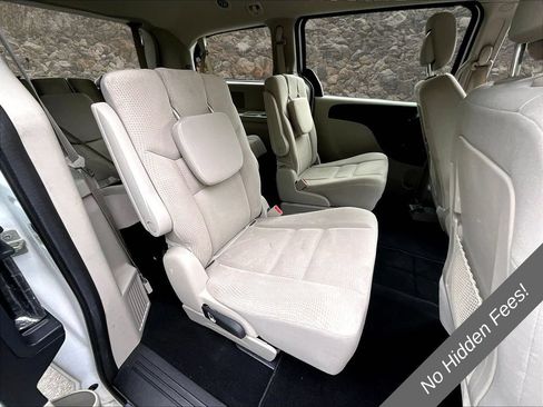 Used 2019 Dodge Grand Caravan SE w/ UConnect Hands-Free Group FWD image 21